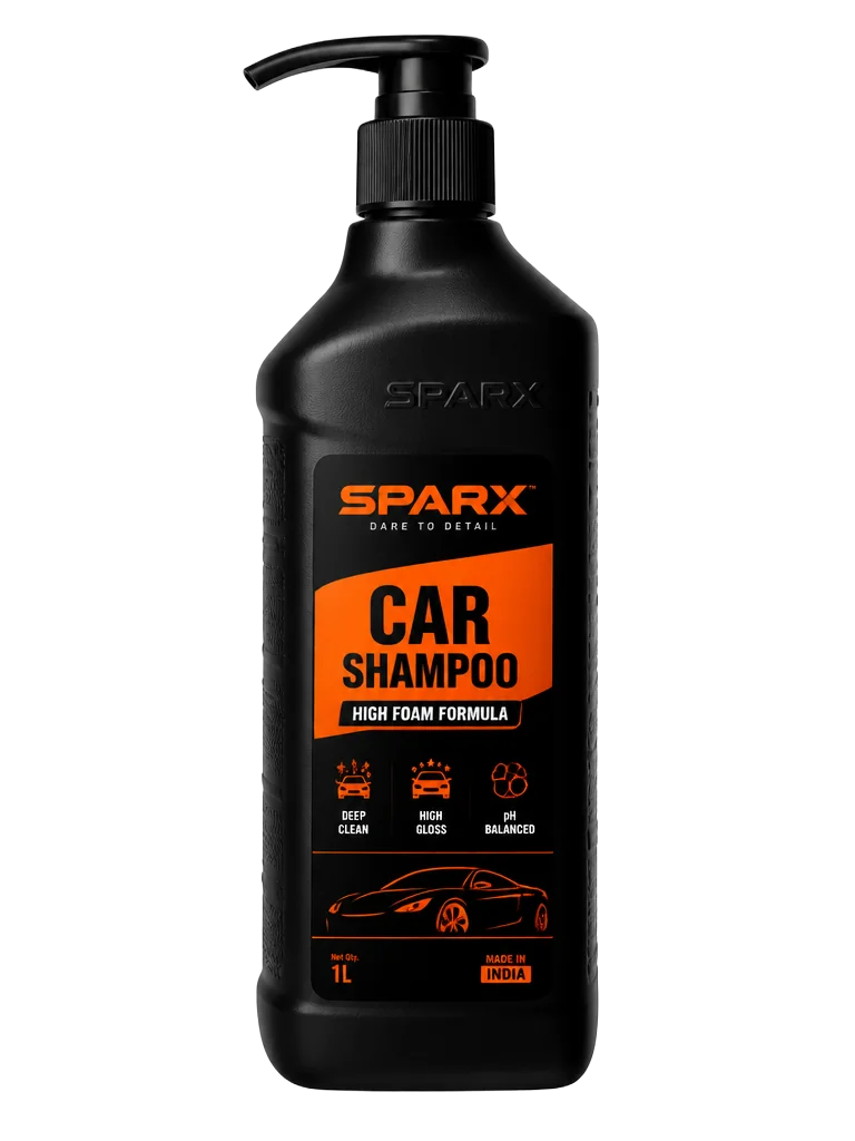 Frasco preto de shampoo neutro automotivo